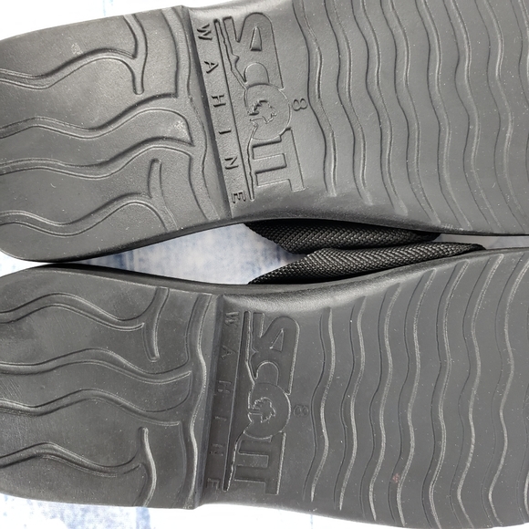 Scott Wahine from Hawaii, New Flipflops.Ladies sz 8. All black easy to rinse off - Picture 5 of 9